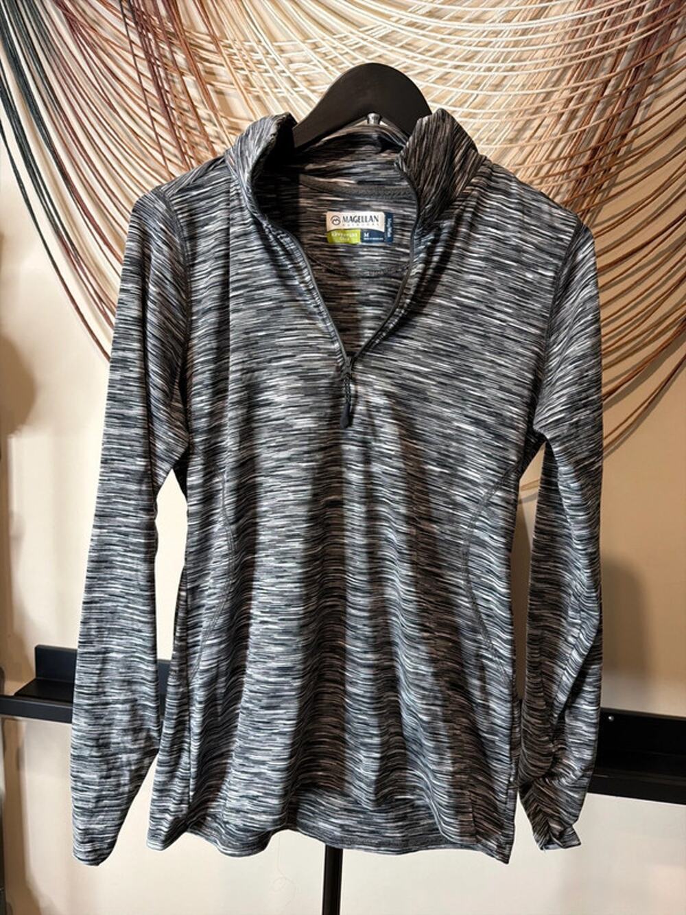 Magellan three-quarter zip athletic top EUC M 3013